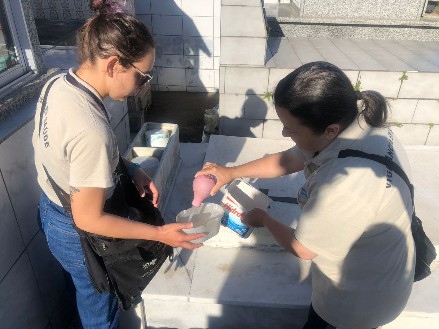 Cemitérios de Tubarão recebem duas frentes de trabalho de limpeza para o Dia de Finados