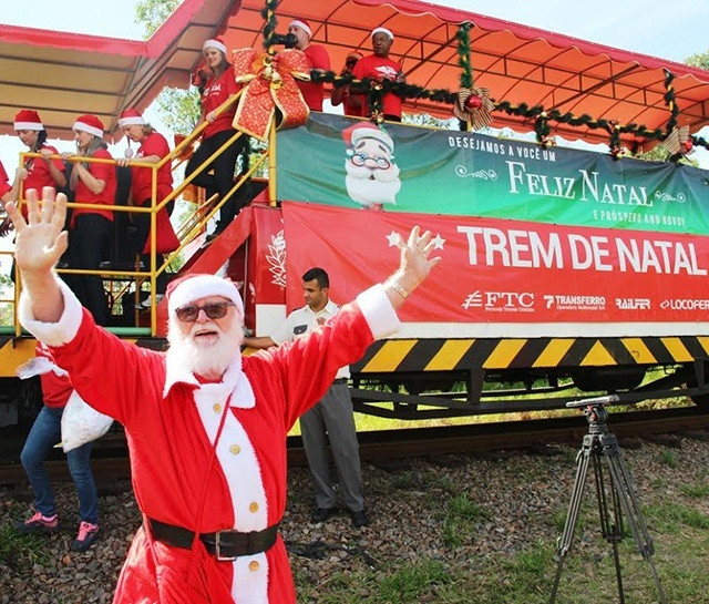 Trem de Natal retorna após dois anos recluso