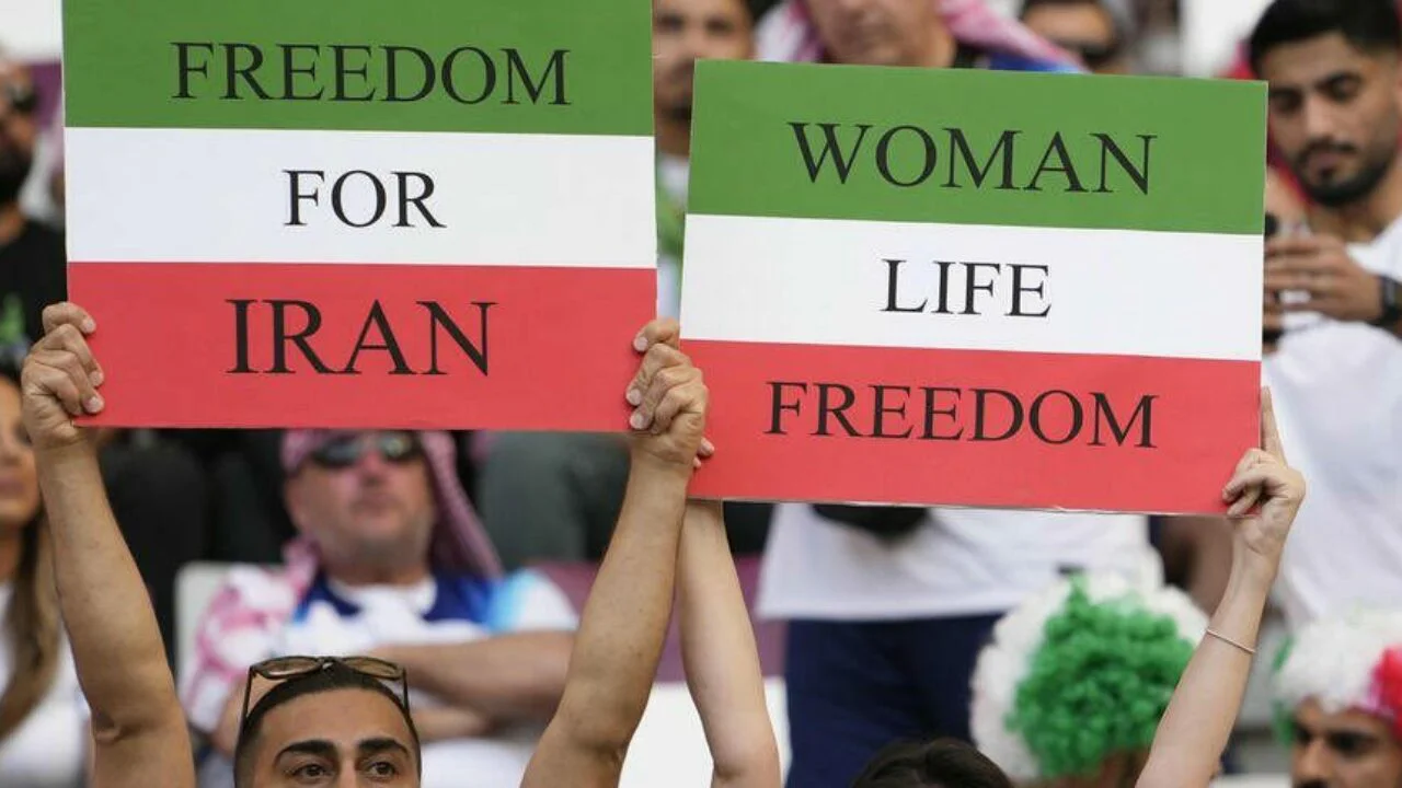 Iranianos aproveitam a Copa para protestos