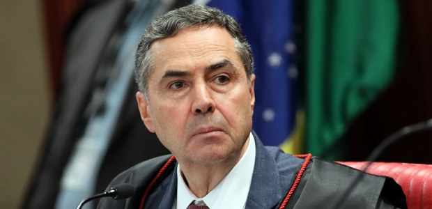 Senadores querem impeachment de Luis Roberto Barroso, do STF