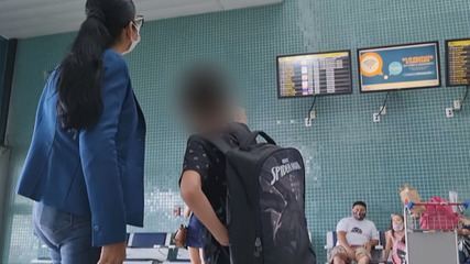 Criança clandestina em voo nacional