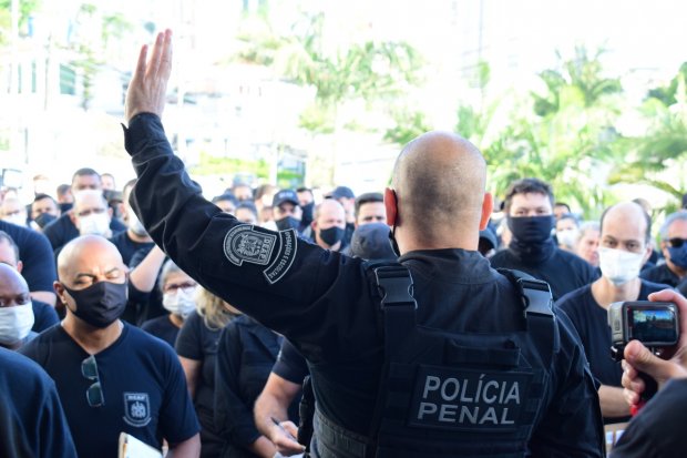 Policiais penais lançam carta aberta a Jorginho