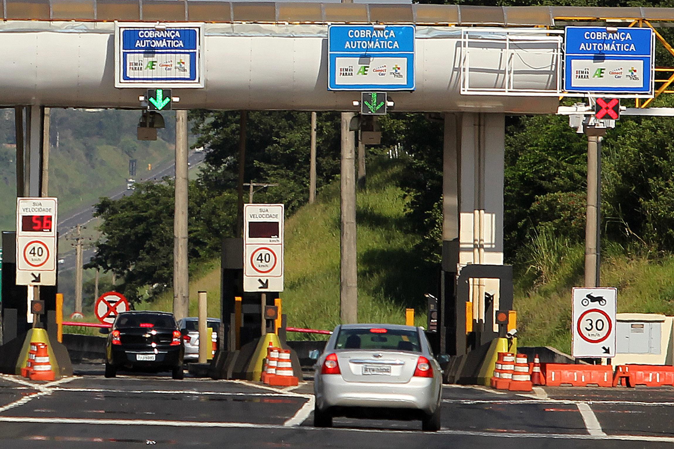 Cresce número de motoristas que furam praças de pedágio