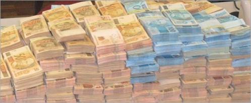 Mulher acusada de desviar R$ 25 milhões do marido
