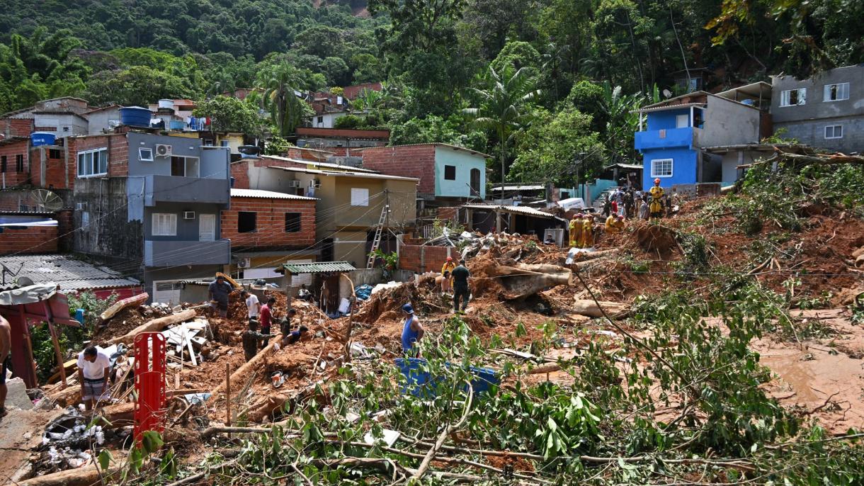 Rescaldo continua em São Paulo 48 mortos