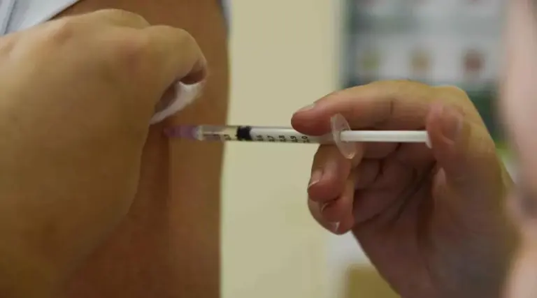 Denúncia apura vacina vencida em Araranguá