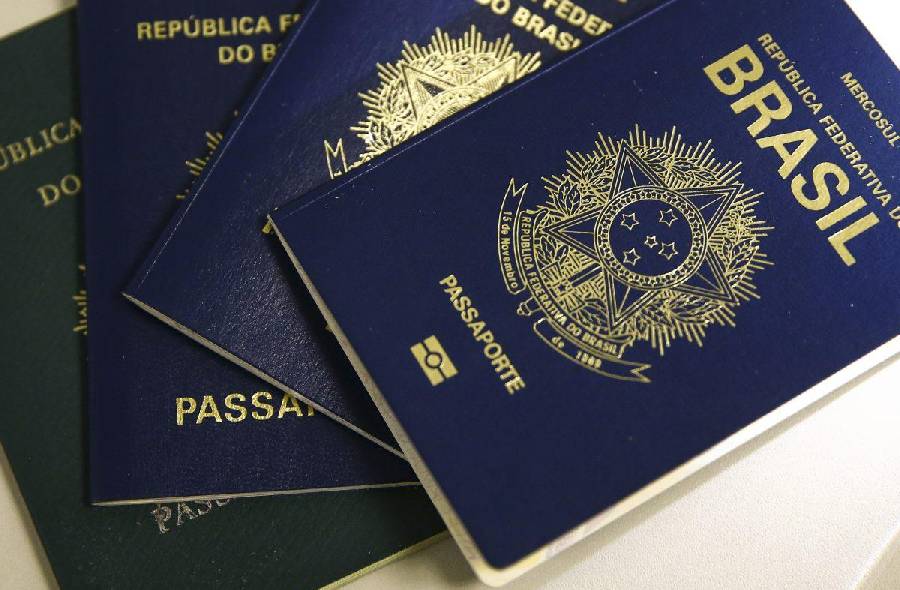 Ministro decide segurar passaporte de Robinho