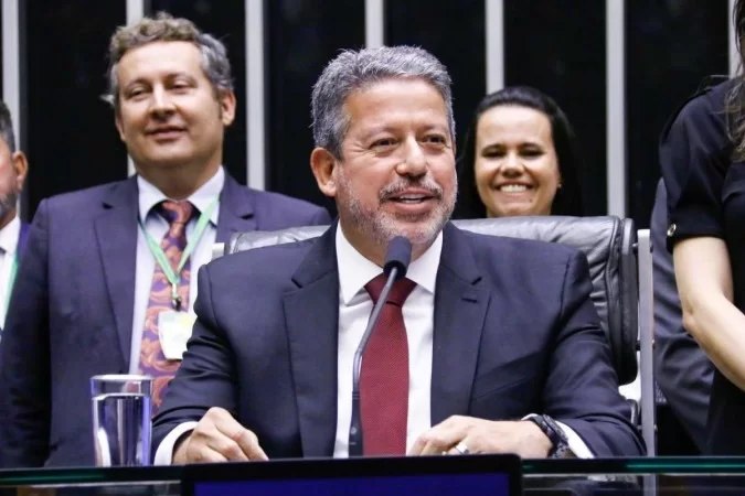 Deputados injuriados com governo Lula