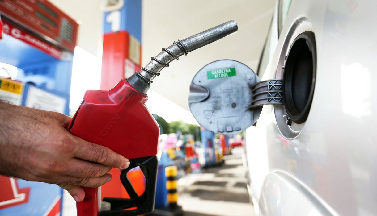 Preços de combustíveis caem pela 2ª semana