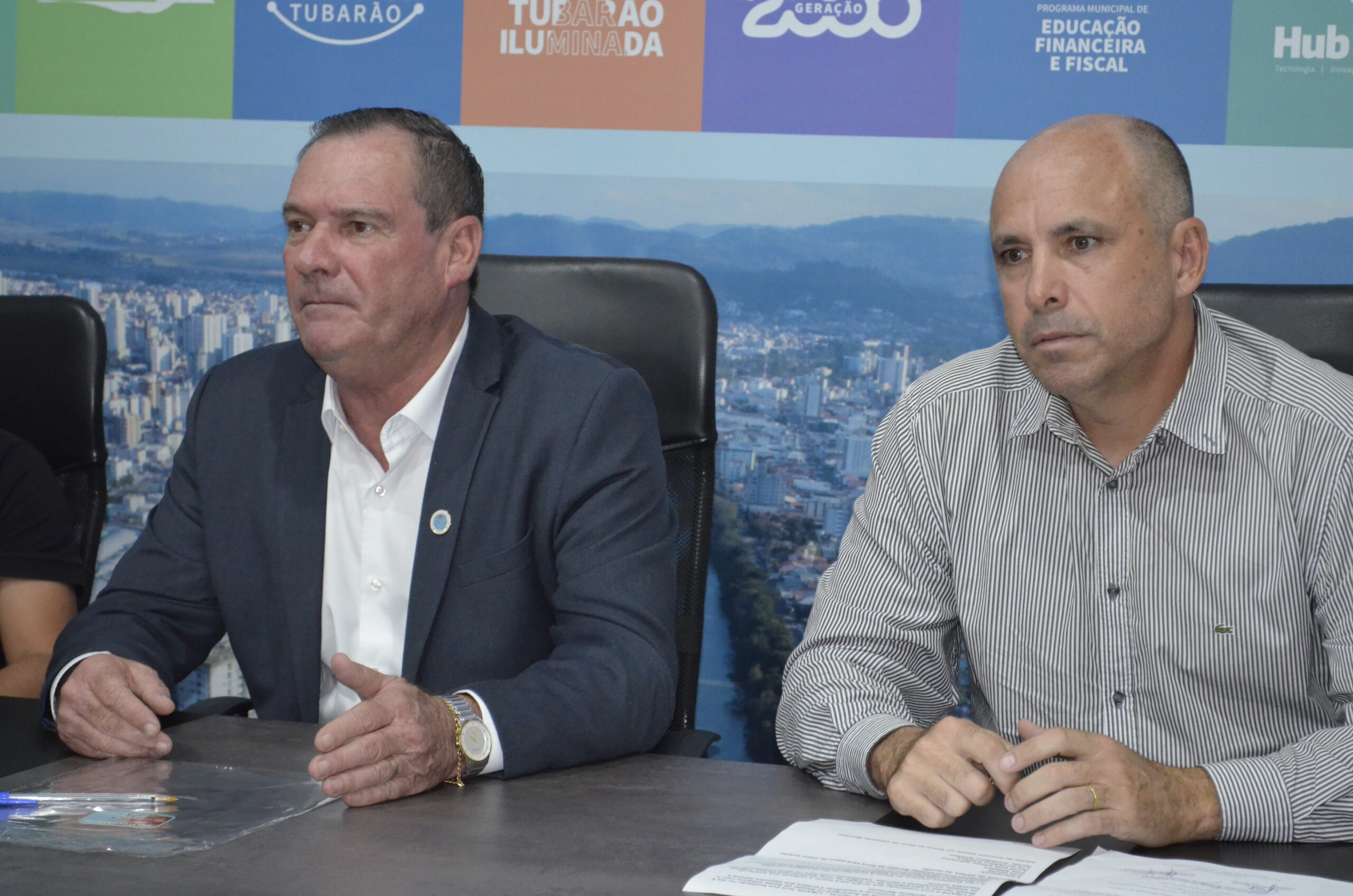 O prefeito Gelson Bento e o presidente da Fundação Municipal de Cultura de Tubarão, Carlos Zamparetti, viveram momento especial nesta segunda-feira. 