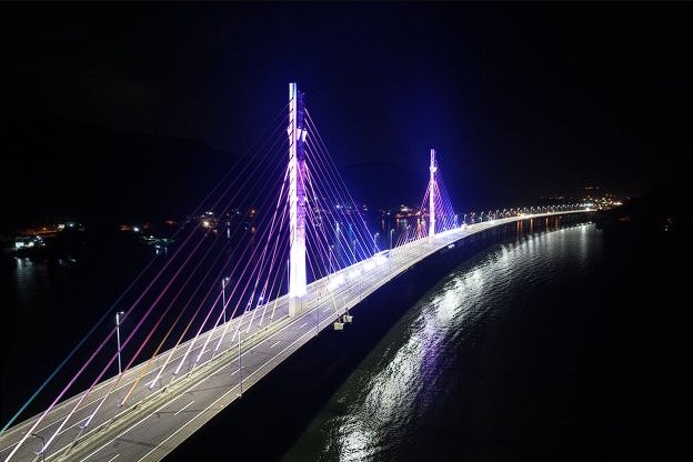 Ponte ainda tem cor Lilás até setembro