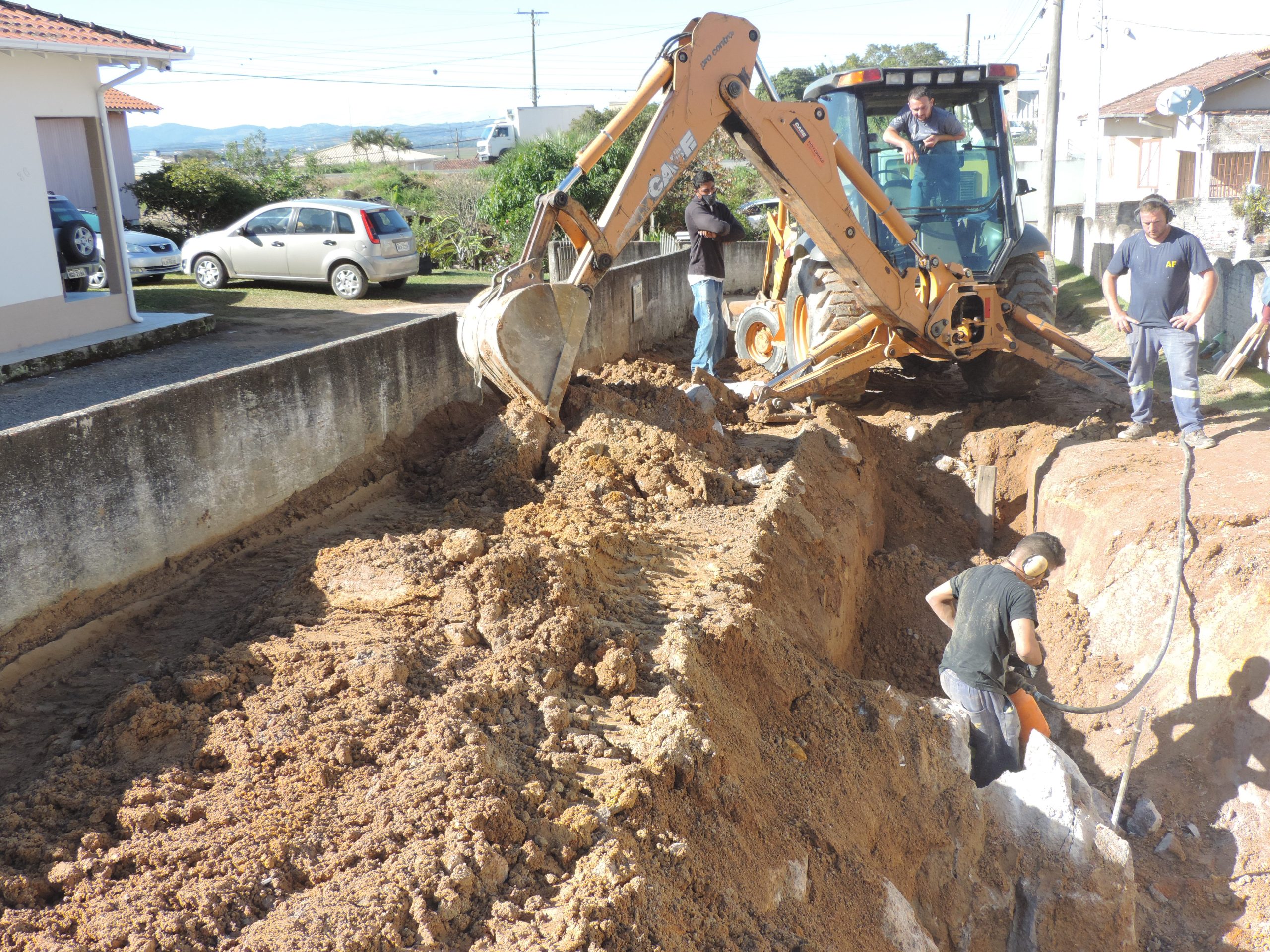 Várias ruas recebem drenagem pluvial